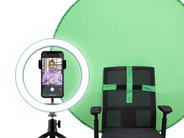 Trust Maku , 2-IN-1 STREAMING KIT Ring Light, Improve your vlogs with this 10 inch ring light, 56-inch foldable green screen, including remote control фото